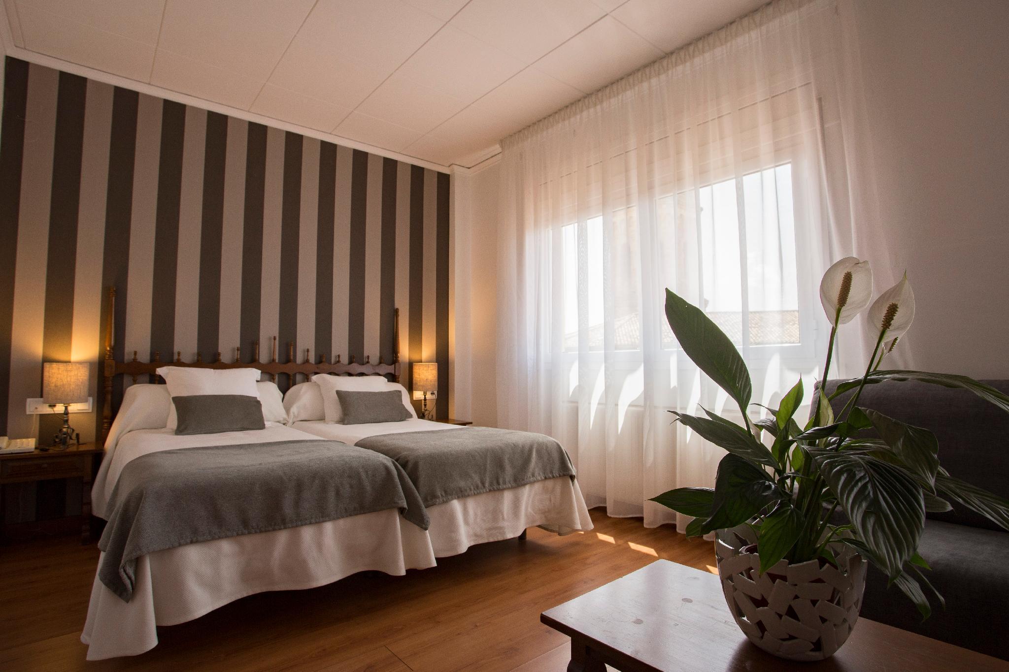 Hotel Segle XX Tremp Dış mekan fotoğraf